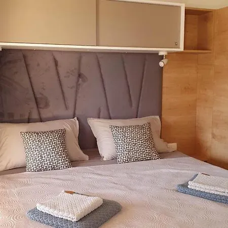 Mobile Homes Karlo & Dino - Two Bedroom Mobile With Terrace Tatil Evi