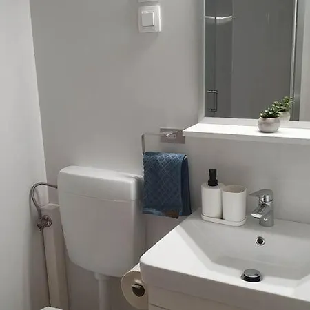 Mobile Homes Karlo & Dino - Two Bedroom Mobile With Terrace * بولا
